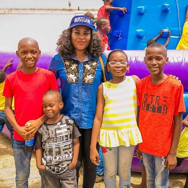 Sumbo Adeoye hits back at fan who said 2face Idibia's sons look like they are suffering