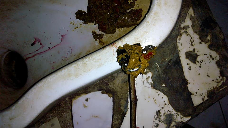 Nigerian lady excretes padlock in the toilet after 23yrs of spiritual bondage
