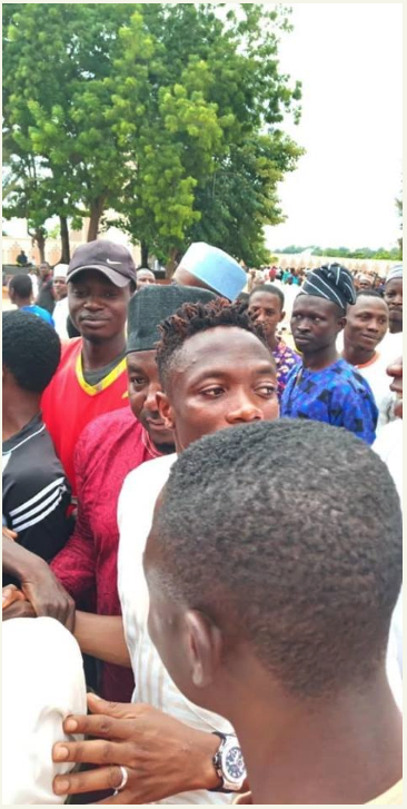 Ahmed Musa mobbed by fans