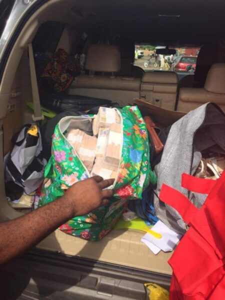 EFCC arrests governorship candidate agent with bags of cash (Video)