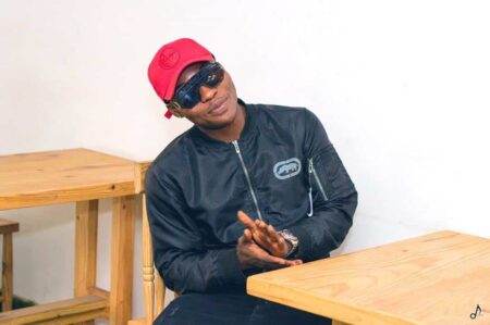 Reekado Banks called out by a lady for alleged fraud