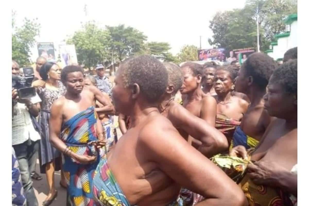 Nigerian women hit the road half naked