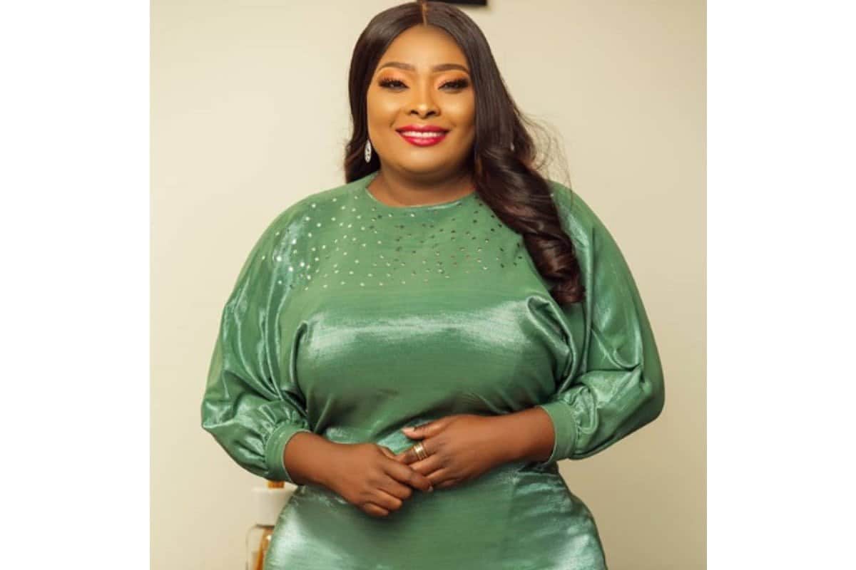 Ronke Odusanya shares new pictures