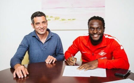 Moses-at-Spartak-after-a-new-contract.
