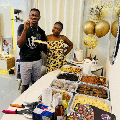 Lateef cooks for Mo bimpe