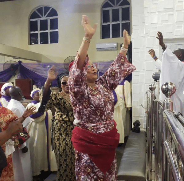 Sola Sobowale storms Anglican church for thanksgiving, special prayer (photos, video)