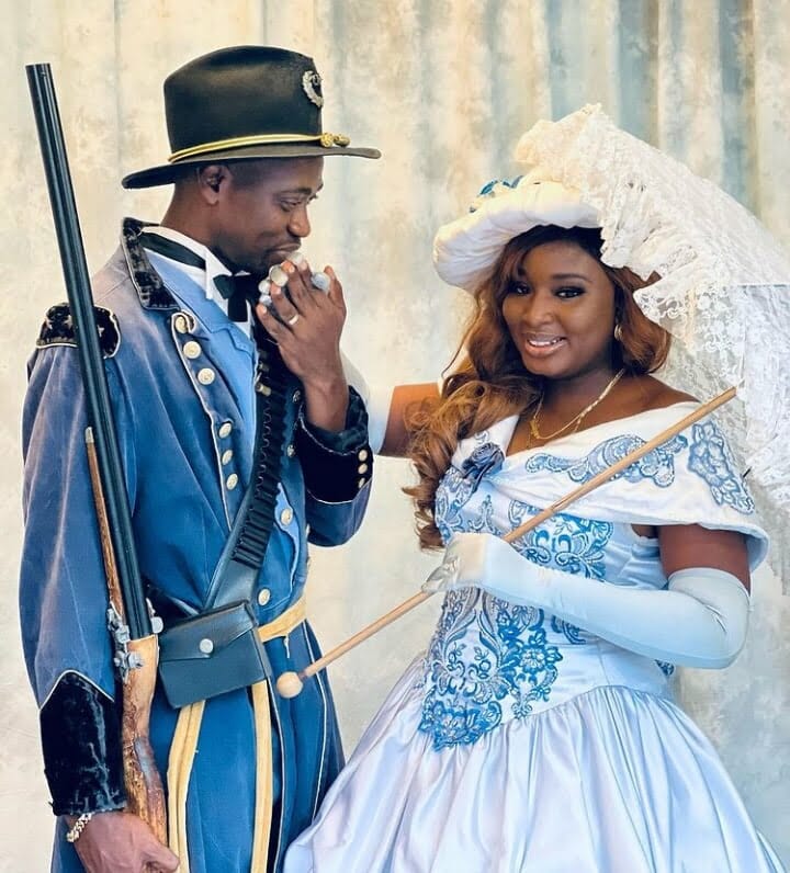 Jide Kosoko, Toyin Tomato rain prayers on Lateef Adedimeji and wife, Mo Bimpe as they dazzle in royal outfit