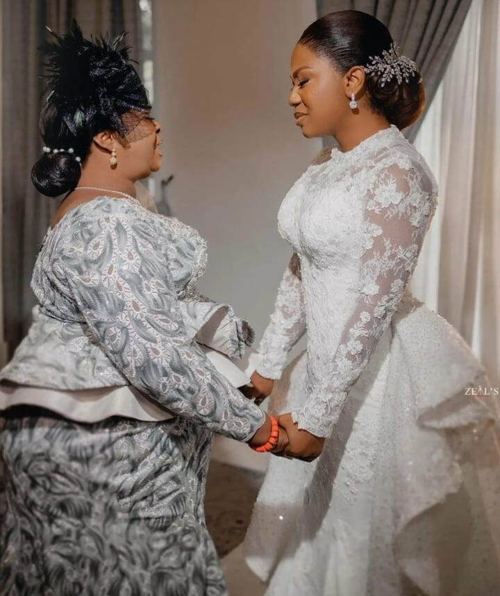 Mercy Chinwo and her mother