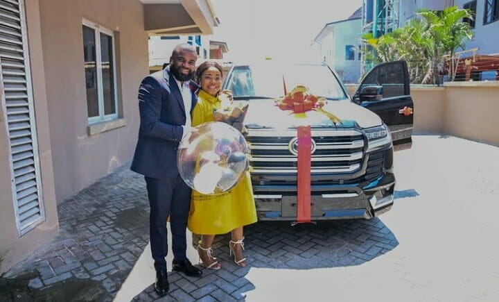 Pastor Blessed gifts Mercy Chinwo an SUV