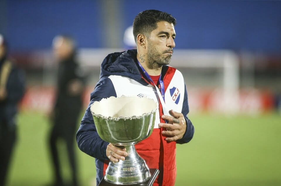 Luis Suarez wins Uruguayan title