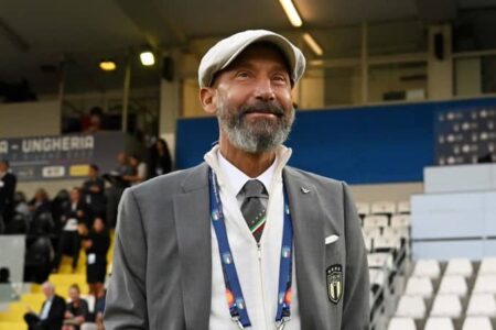 Vialli steps back from Italy duties