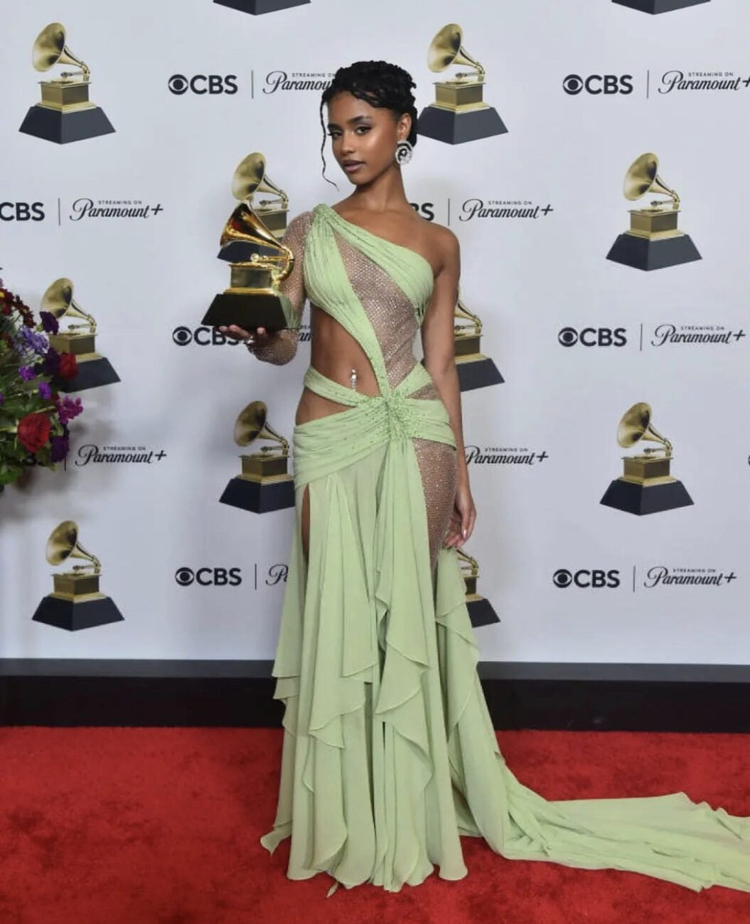 Tyla’s in a lovely dress at the Grammys 2024. 